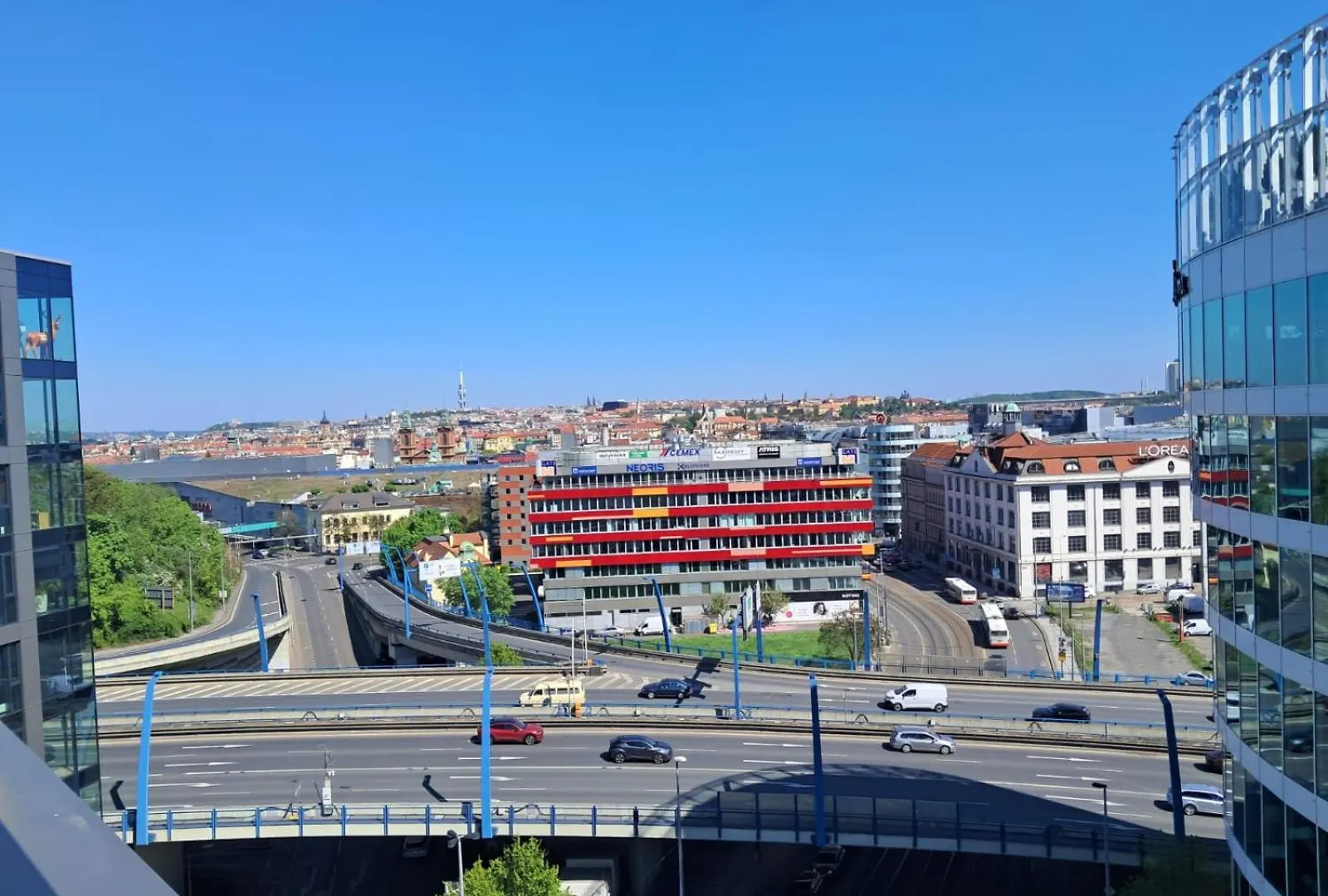 Daire Modern Flat With Rooftop Terrace Prag